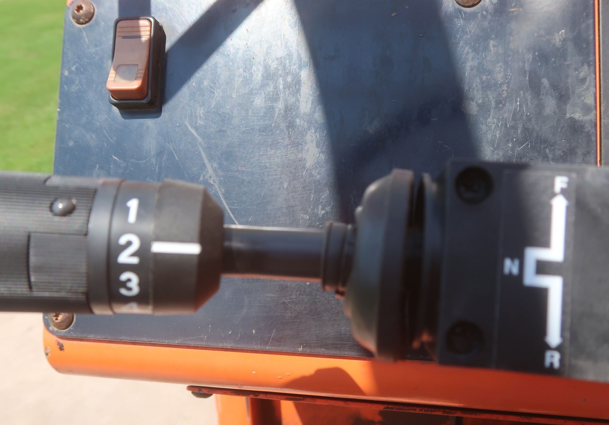2015 JLG SkyTrak 8042 - Image 6