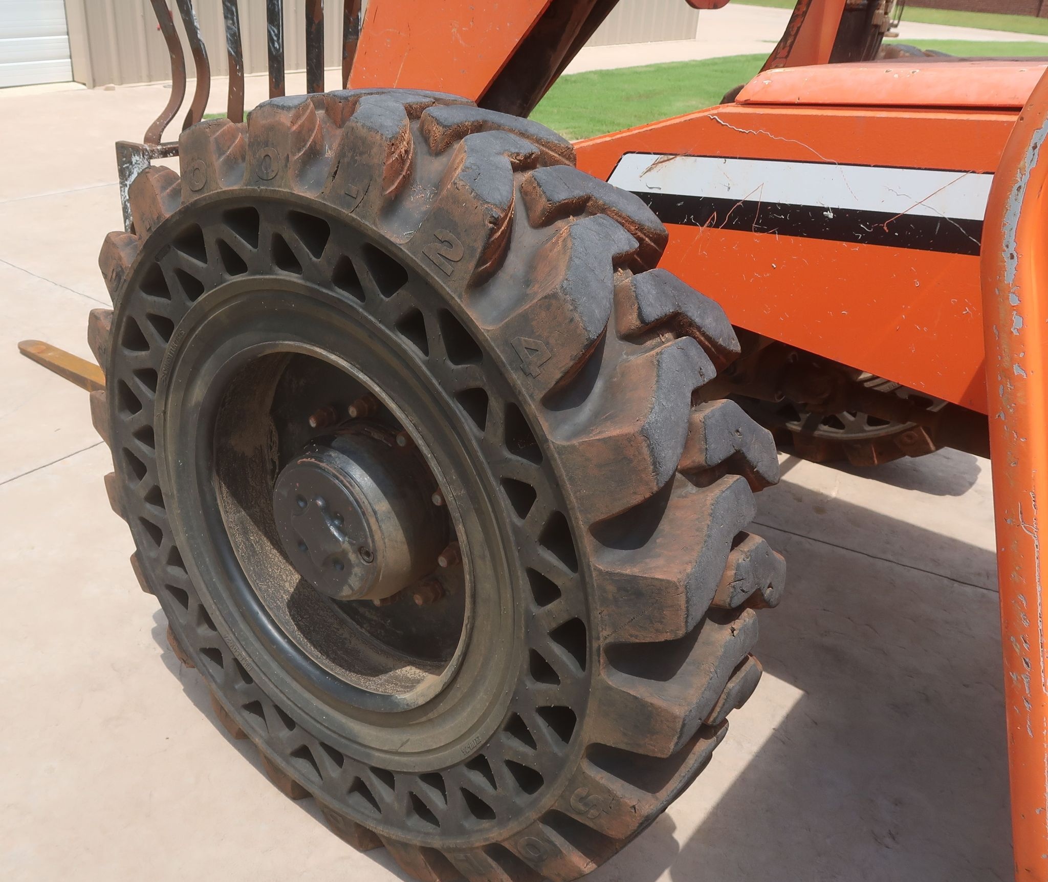 2015 JLG SkyTrak 8042 - Image 37