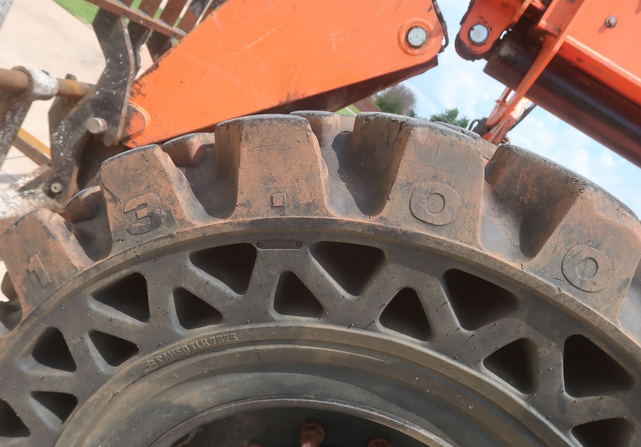 2015 JLG SkyTrak 8042 - Image 40
