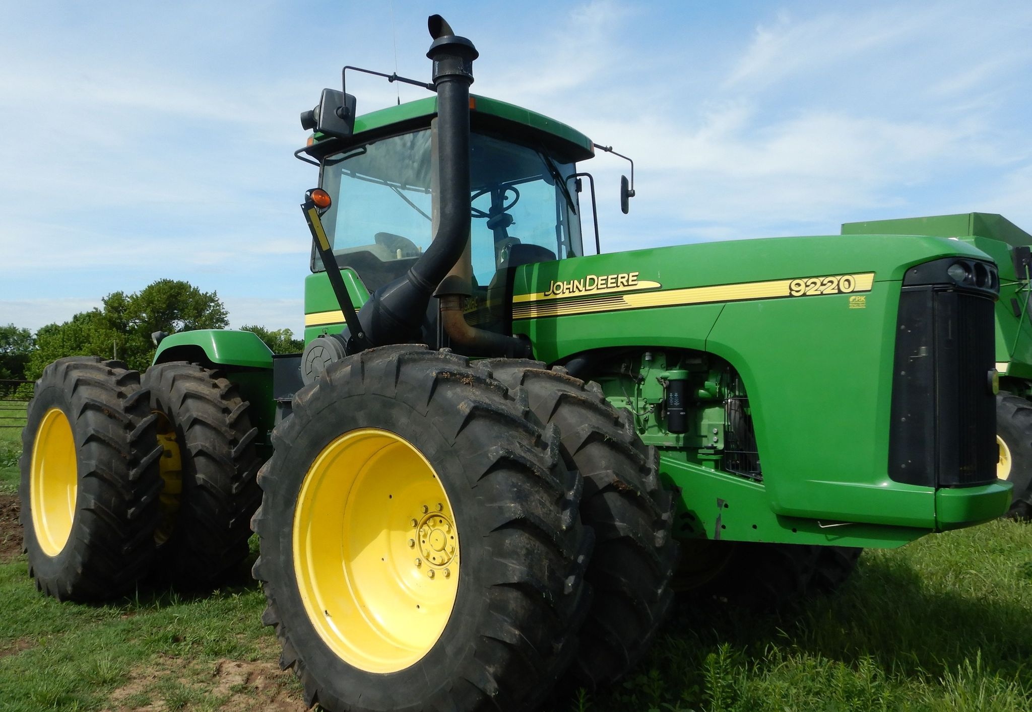 2004 John Deere 9220 4WD - Image 5