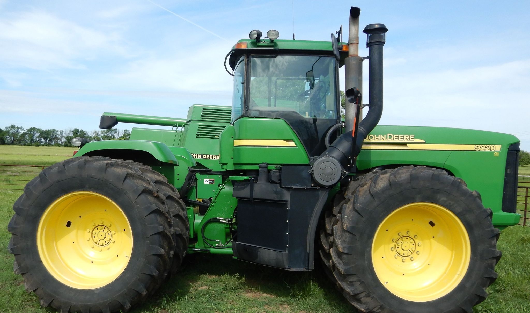 2004 John Deere 9220 4WD - Image 8