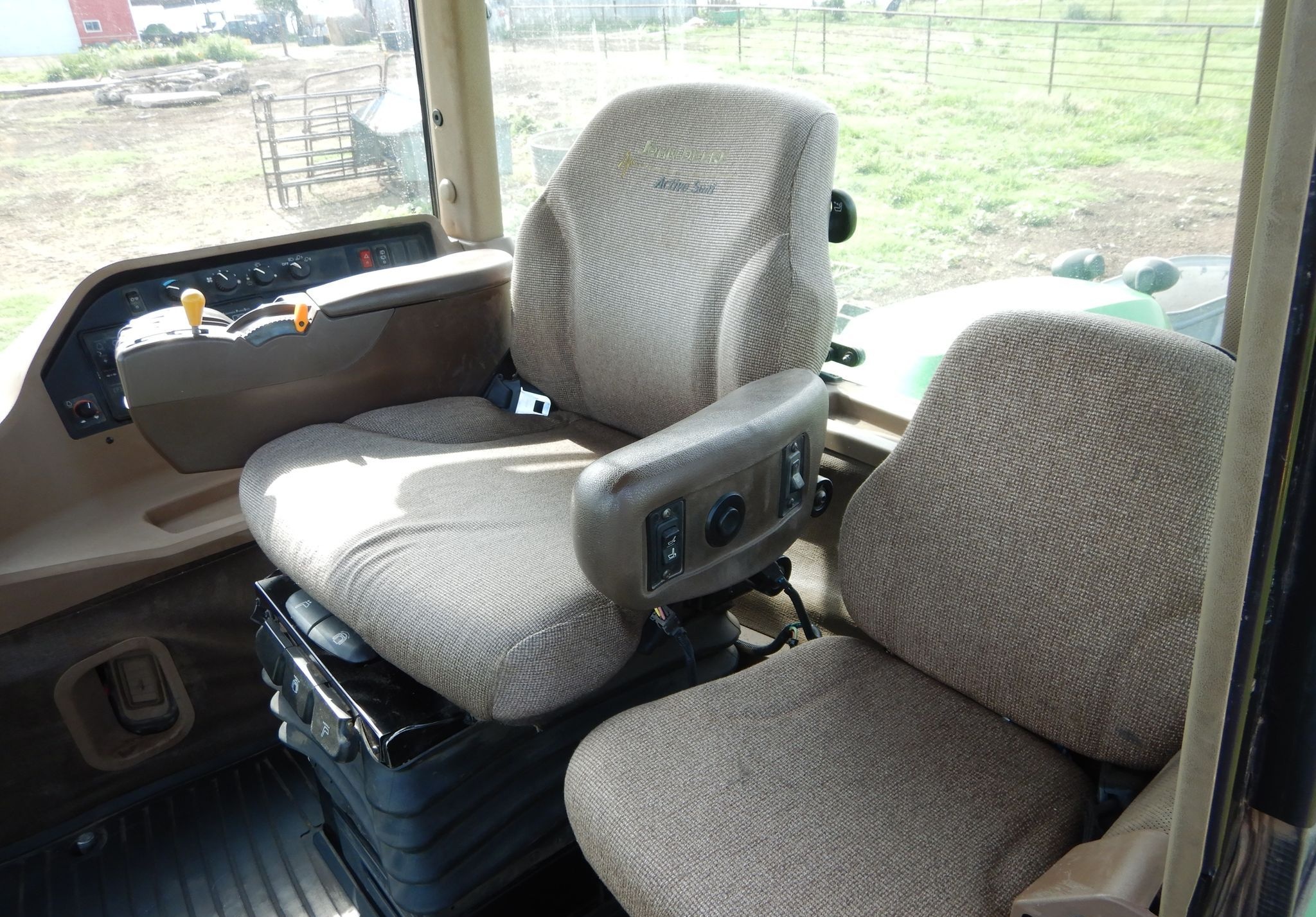 2004 John Deere 9220 4WD - Image 16