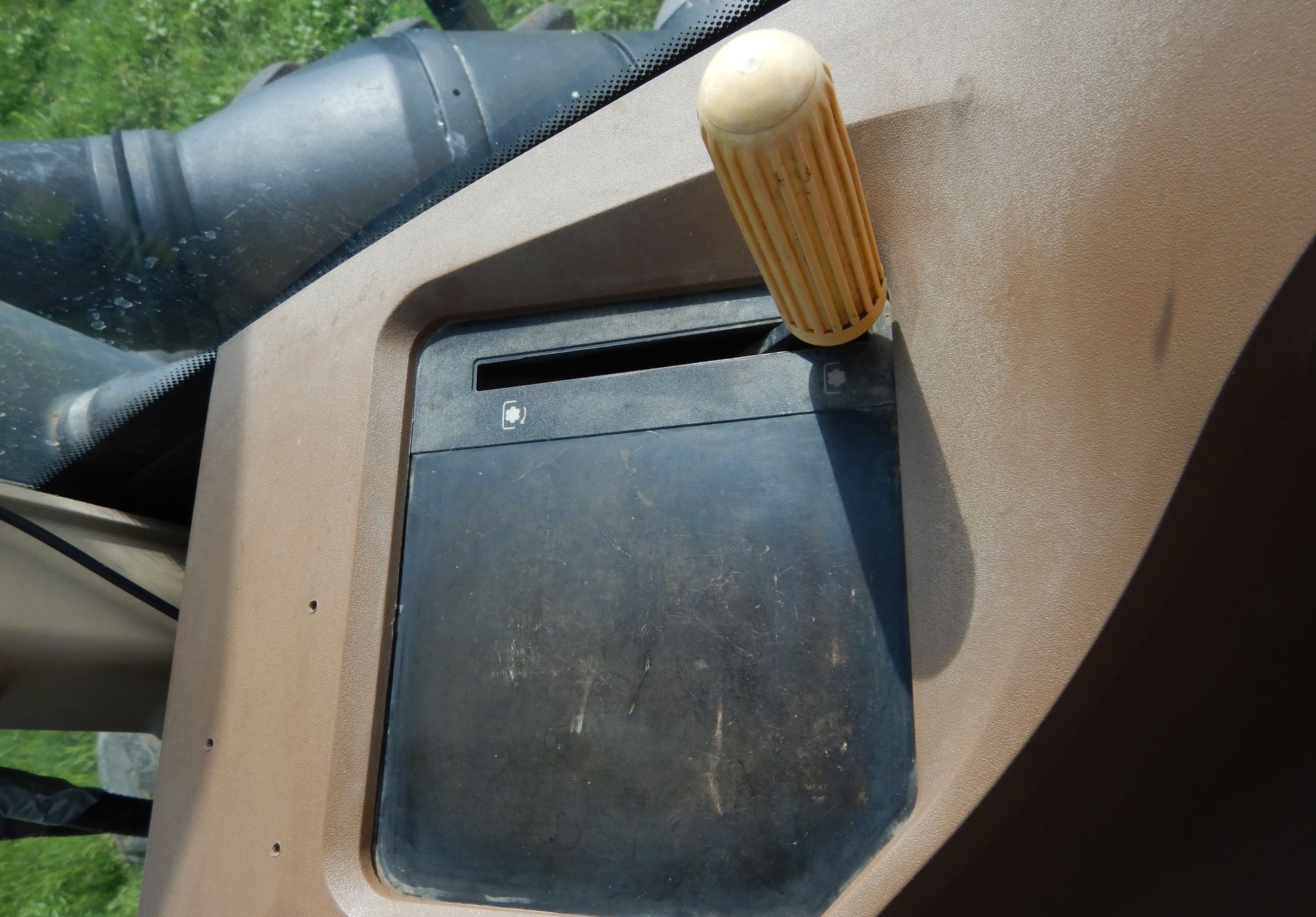 2004 John Deere 9220 4WD - Image 35