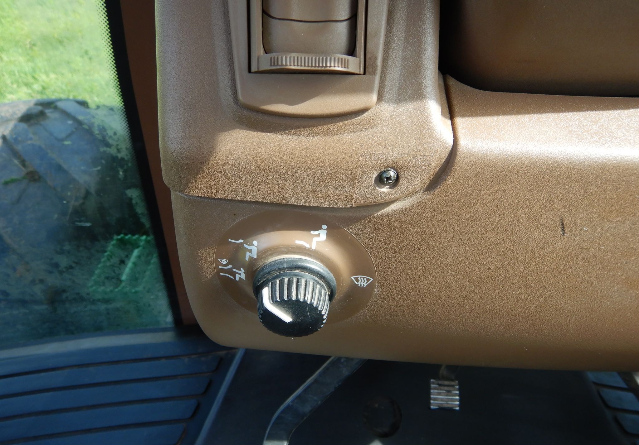2004 John Deere 9220 4WD - Image 40